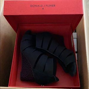 Donald Pliner sandal heels
